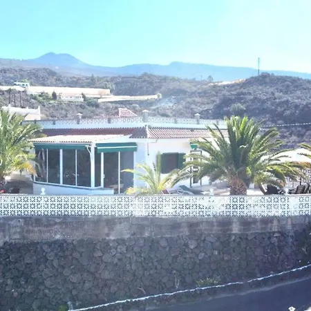 Dom wakacyjny Casa Vista Al Mar,piscina Compartida,wifi Y Jardin En *