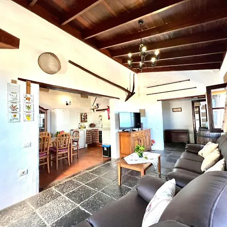 Casa Vista Al Mar,piscina Compartida,wifi Y Jardin En