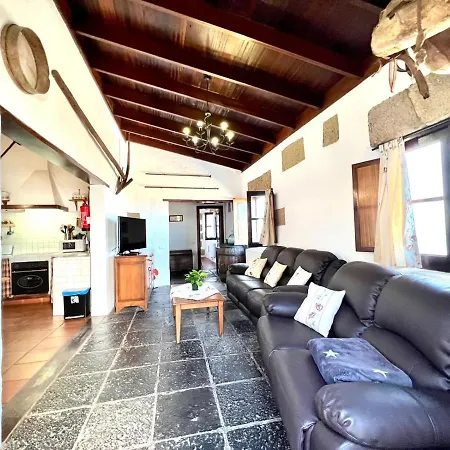 Casa Vista Al Mar,piscina Compartida,wifi Y Jardin En