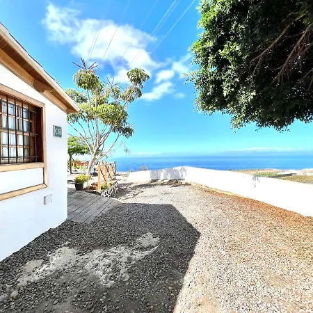 Casa Vista Al Mar,piscina Compartida,wifi Y Jardin En Hébergement de vacances *