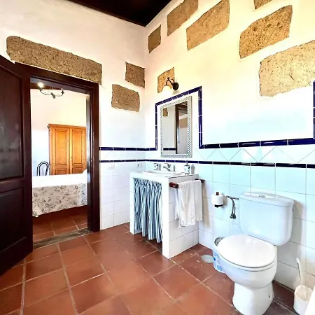 Casa Vista Al Mar,piscina Compartida,wifi Y Jardin En *