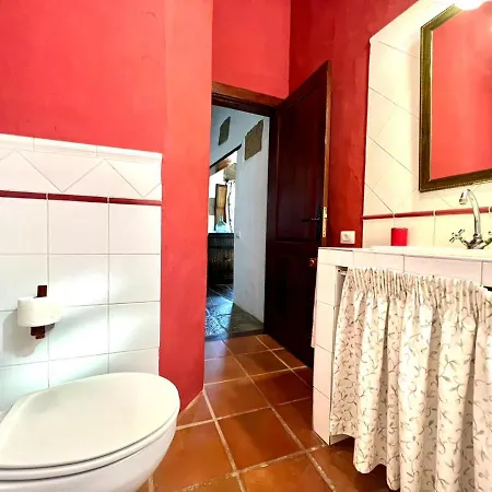 Casa Vista Al Mar,piscina Compartida,wifi Y Jardin En Hébergement de vacances *