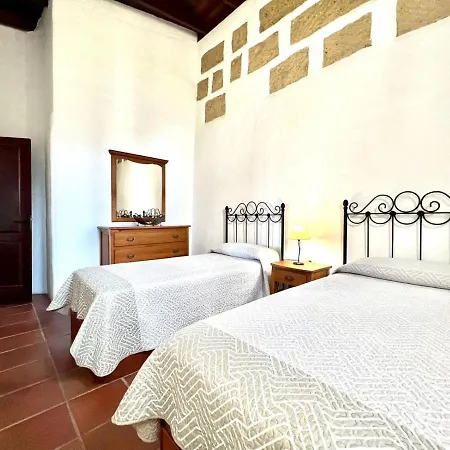 Casa Vista Al Mar,piscina Compartida,wifi Y Jardin En Guía de Isora