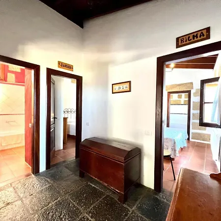 Casa Vista Al Mar,piscina Compartida,wifi Y Jardin En Hébergement de vacances *