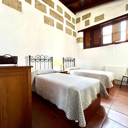 Casa Vista Al Mar,piscina Compartida,wifi Y Jardin En Guía de Isora