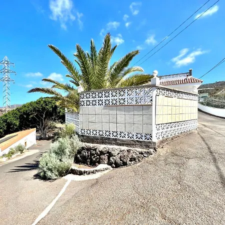 Casa Vista Al Mar,piscina Compartida,wifi Y Jardin En Hébergement de vacances