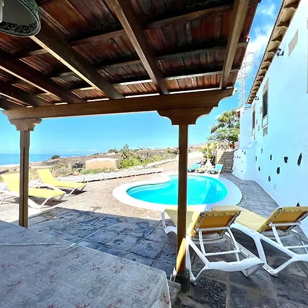 Casa Vista Al Mar,piscina Compartida,wifi Y Jardin En Hébergement de vacances