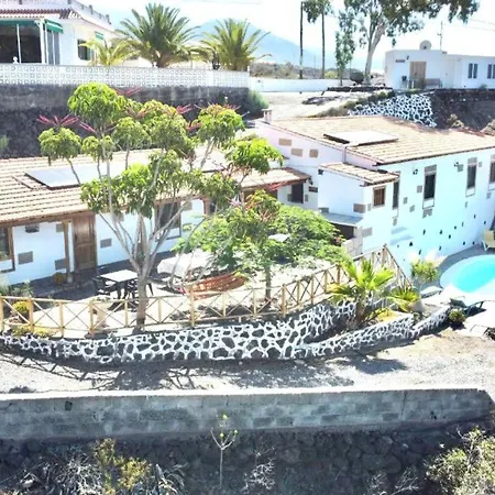 Casa Vista Al Mar,piscina Compartida,wifi Y Jardin En Guía de Isora