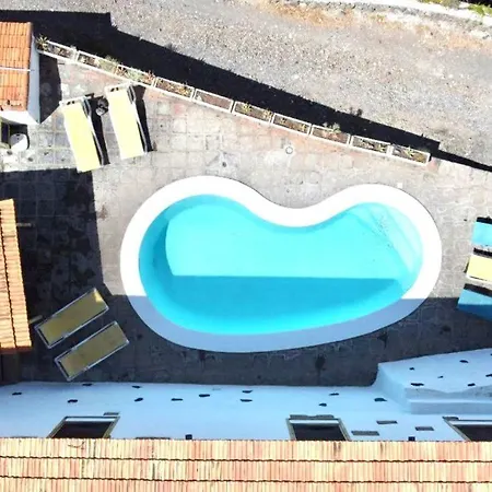 Casa Vista Al Mar,piscina Compartida,wifi Y Jardin En Hébergement de vacances *
